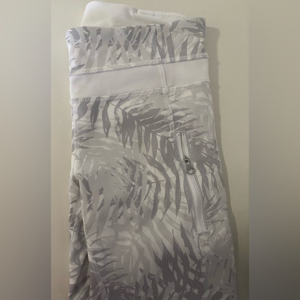 White & Gray Lululemon Cropped Leggings